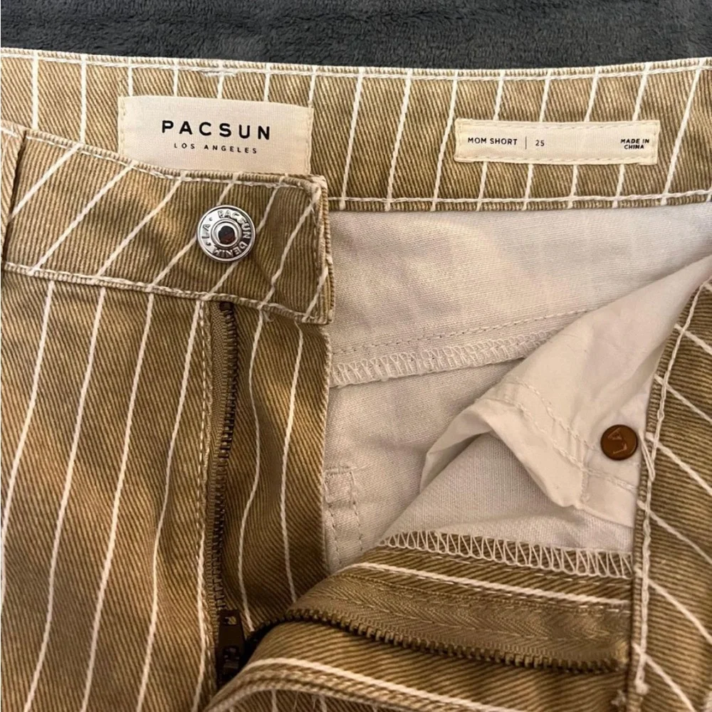 PacSun Mom Short - Picture 4 of 4